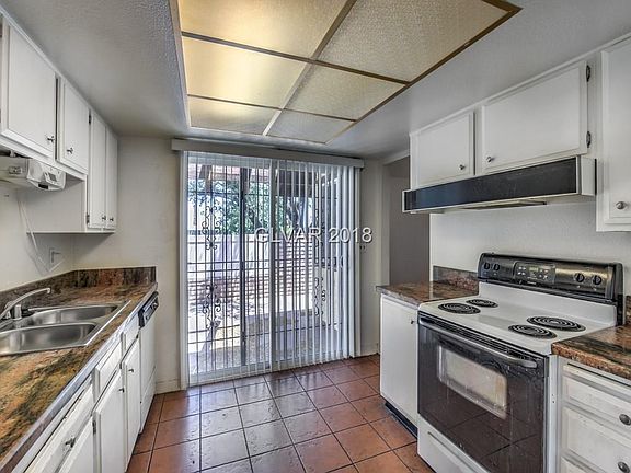 5th image of 3129 Arville St