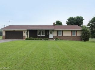 1346 Indian Lakes Rd, Kent City, MI 49330