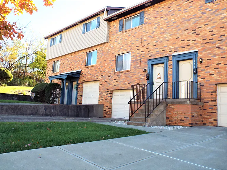 Walnut Ridge Townhomes — Photo 4