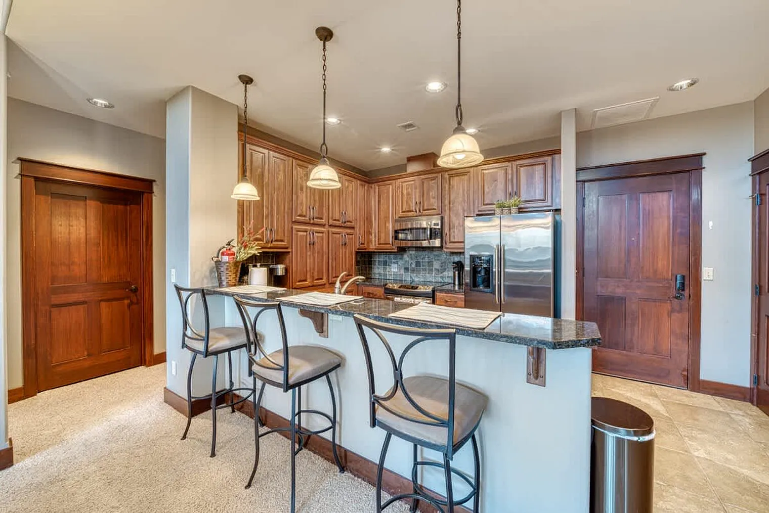 2 bed, 2.0 bath, 1097 sqft, $4,434 — Photo 3