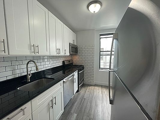3rd image of 89-20 Park Ln S #12B