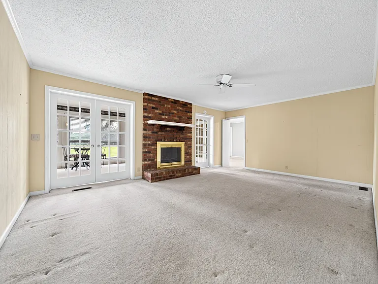 120 Briarwood Dr — Photo 33