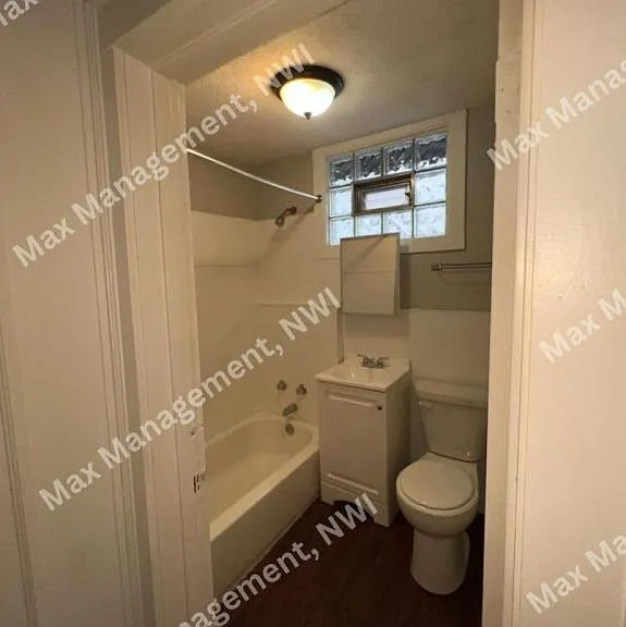 824 Merrill St — Photo 10