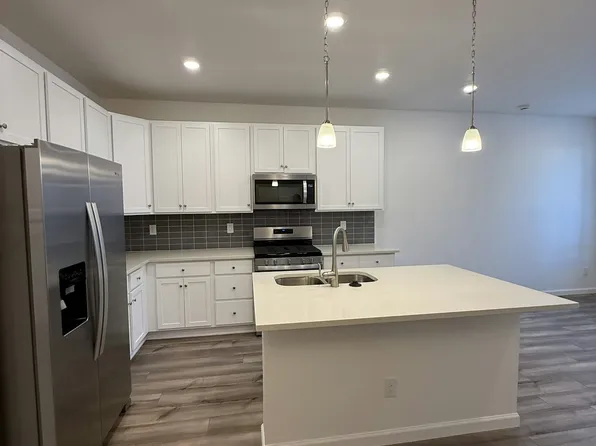 464 Millwall Cir, Castle Pines, CO 80108