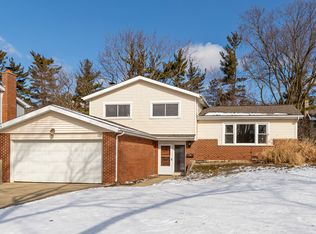 1014 69th St, Darien, IL 60561