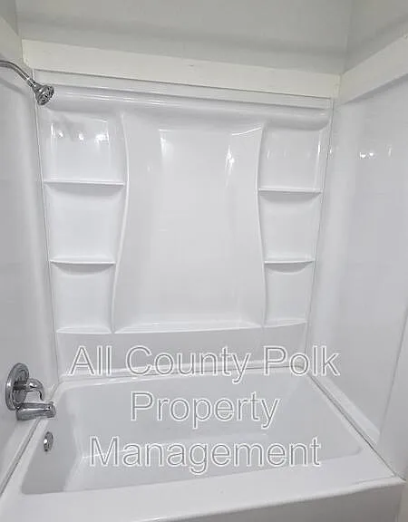925 Sikes Blvd — Photo 16