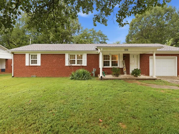 111 Bel Aire Dr, Mayfield, KY 42066
