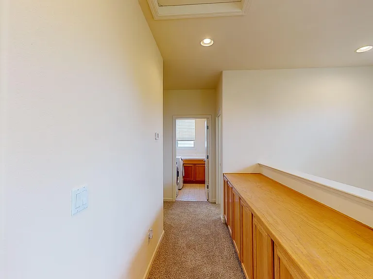 445 Dartmoor Ct — Photo 16