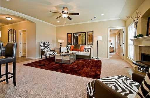 2nd image of 2961 Miramar Dr