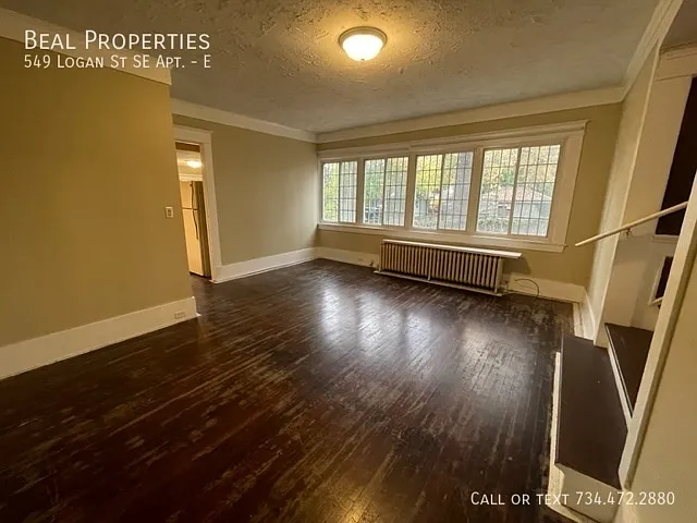 549 Logan St SE #E — Photo 12