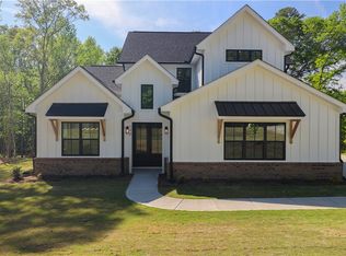 190 W Old Pendleton Rd, Central, SC 29630