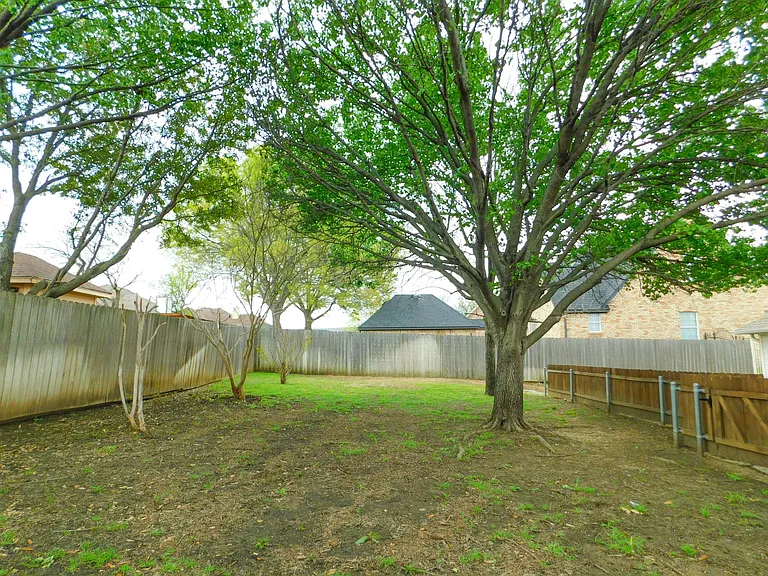 502 Hillcrest Ln — Photo 31