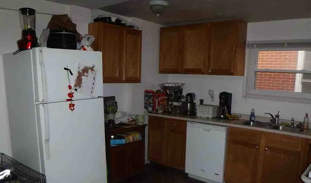 3 bed, 3366 sqft, $1,450 — Photo 2