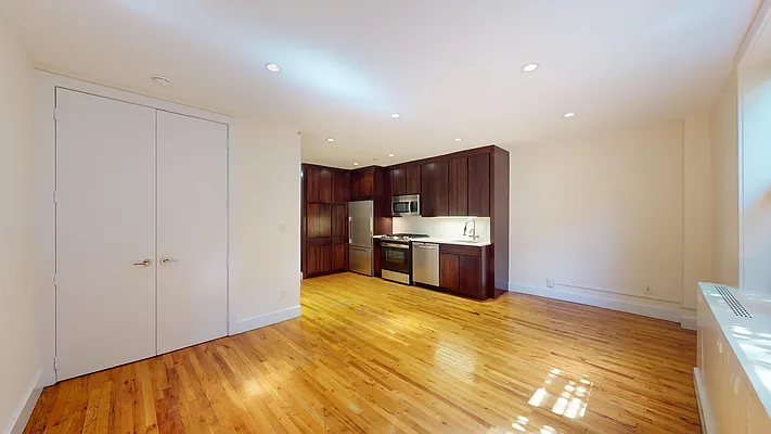 Rented by Bond New York | media 16