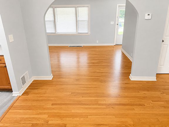 5th image of 11807 W 55th St