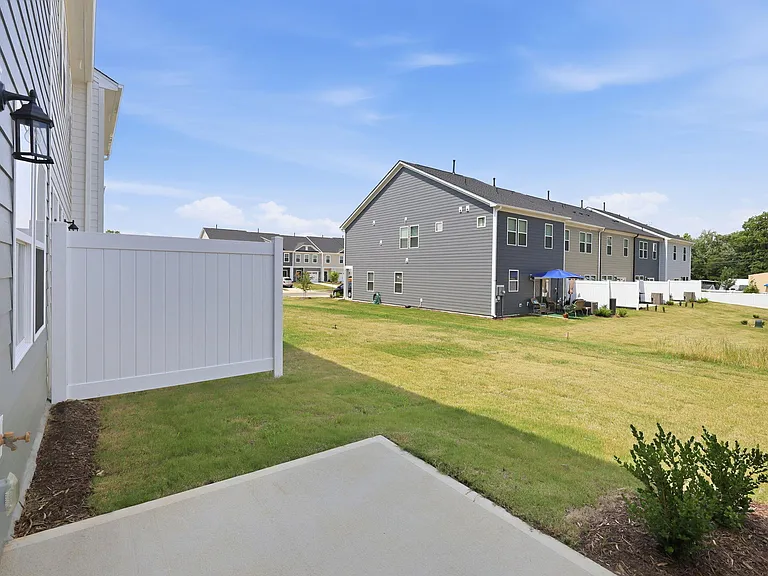 318 Sweetbay Tree Dr — Photo 25