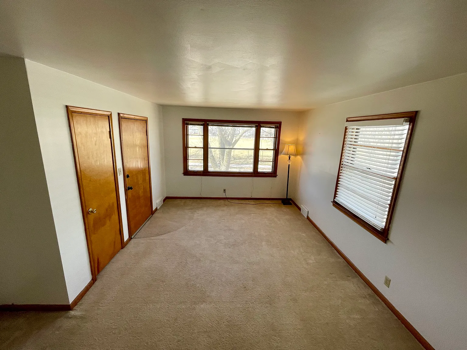 3228 N Weil St — Photo 2