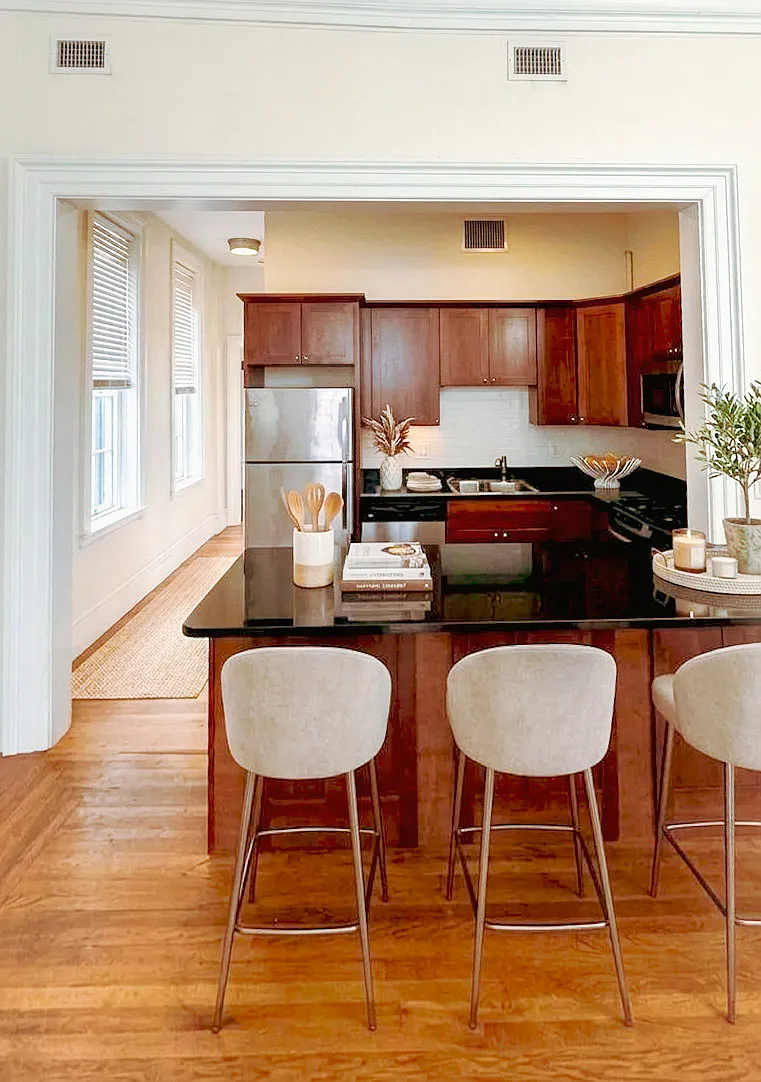 1 bed, 1.5 bath, 995 sqft, $4,650 — Photo 1