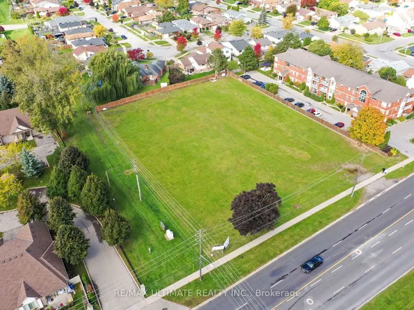 4257 Montrose Rd #2, Niagara Falls, ON L2H 1K1