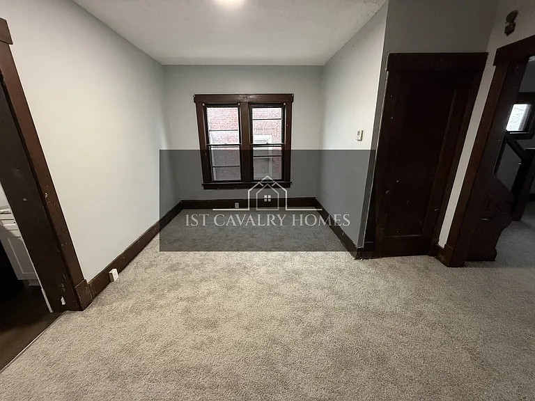 242 Park Ave SW — Photo 5