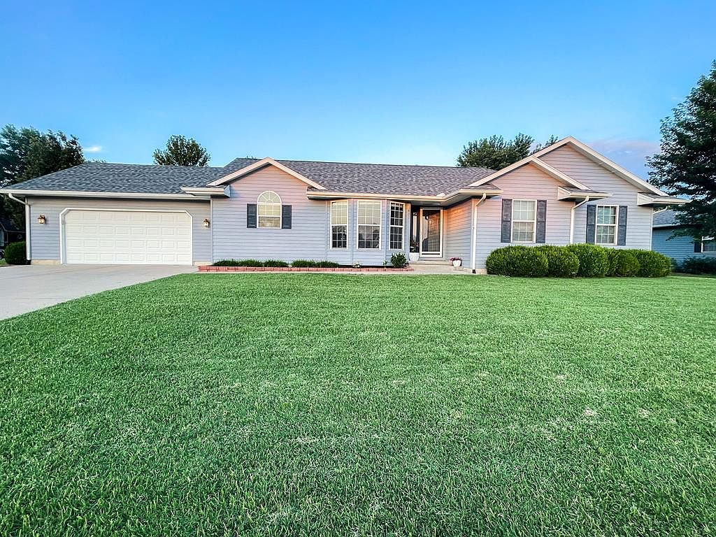 402 S Sunset Ave, Chanute, KS 66720 MLS 47057 Zillow