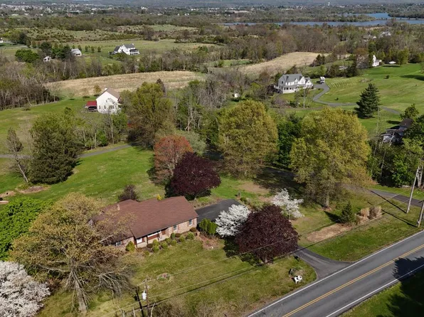 2735 Kutztown Rd, Pennsburg, PA 18073