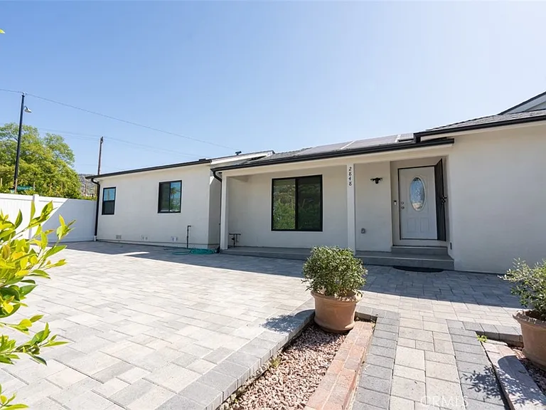 2848 N Frederic St — Photo 4