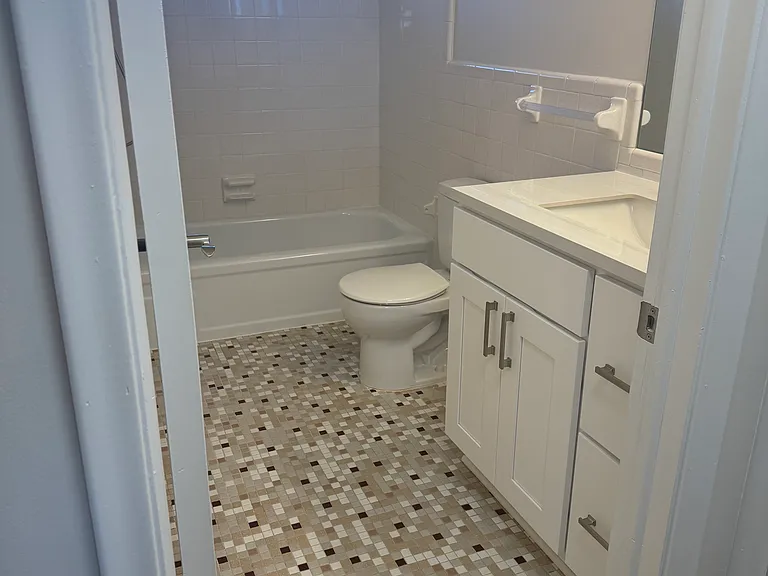 332 N Rochester Rd #7 — Photo 10