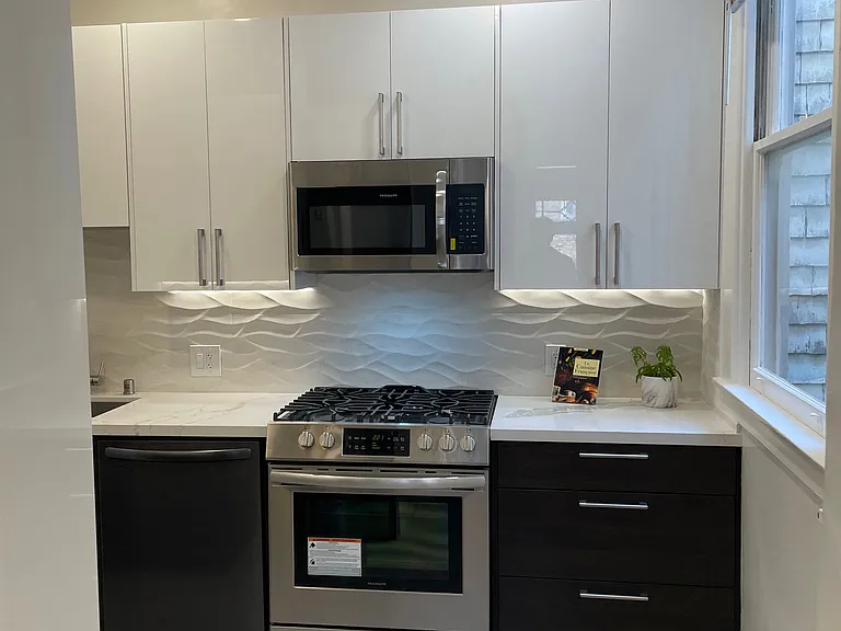 2785 Green St #2 — Photo 7