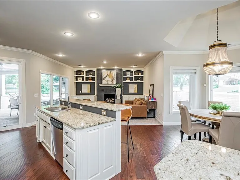9 W Leiston Dr — Photo 11