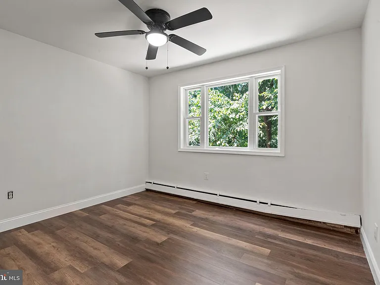 610 57th St NE #102 — Photo 5