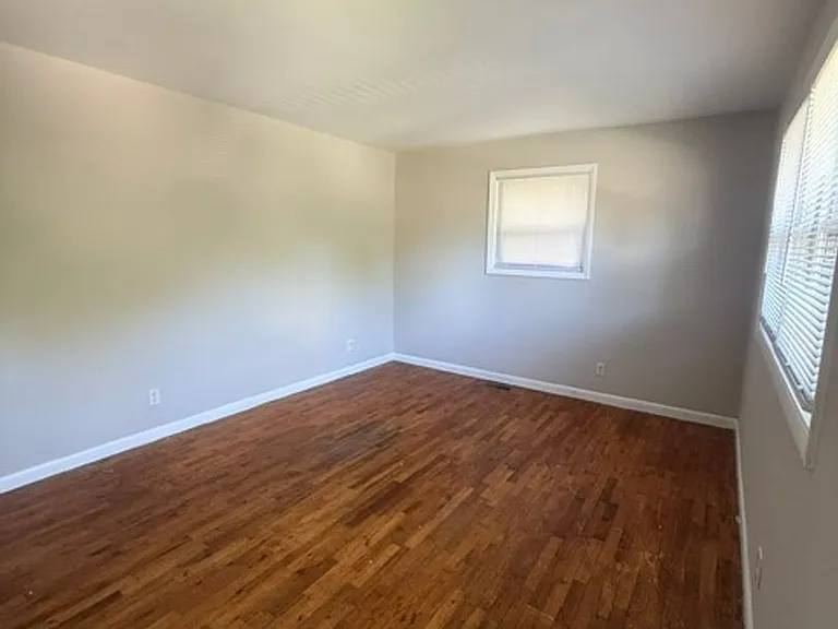 1205 Vance St — Photo 2