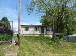 105 Valley St, Ellis Grove, IL 62241