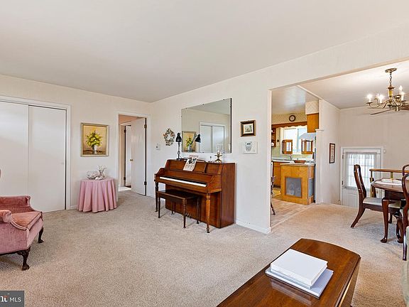 4th image of 2517 Newell Dr