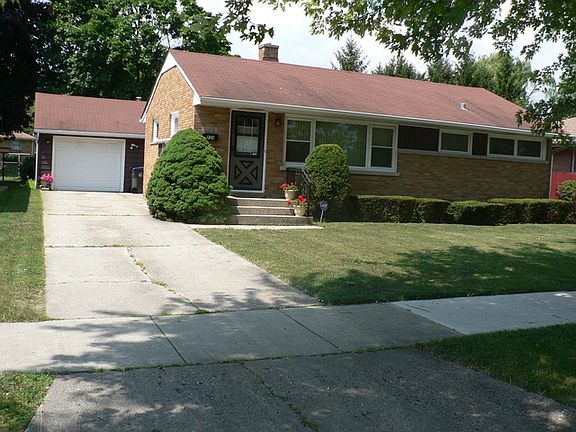 2nd image of 724 Washington Park