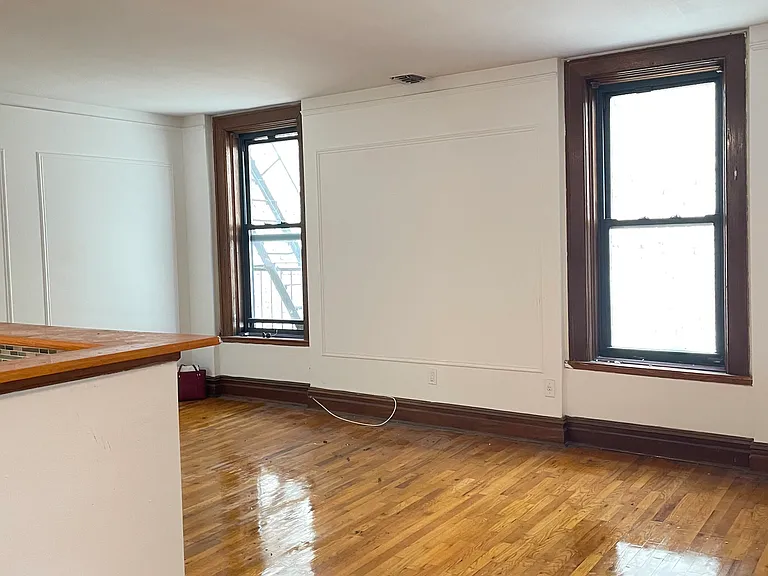 92 Gates Ave #2 — Photo 3