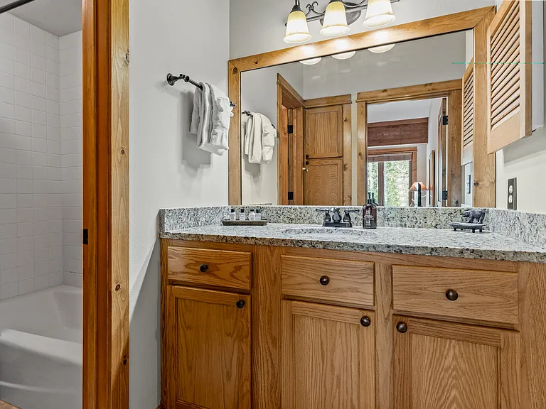 2nd Floor Shared Bathroom #1 - Tub/Shower Combo