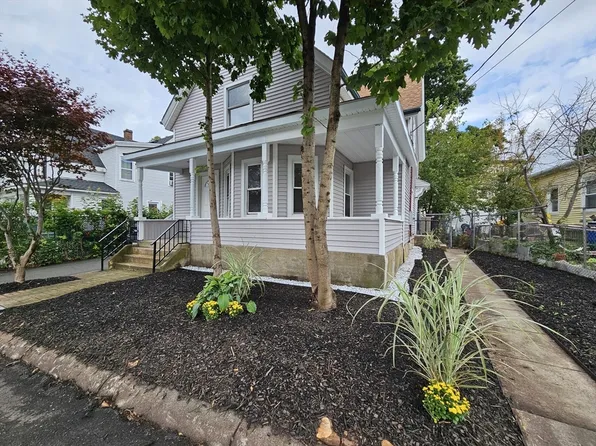 56 Pine St, Brockton, MA 02302