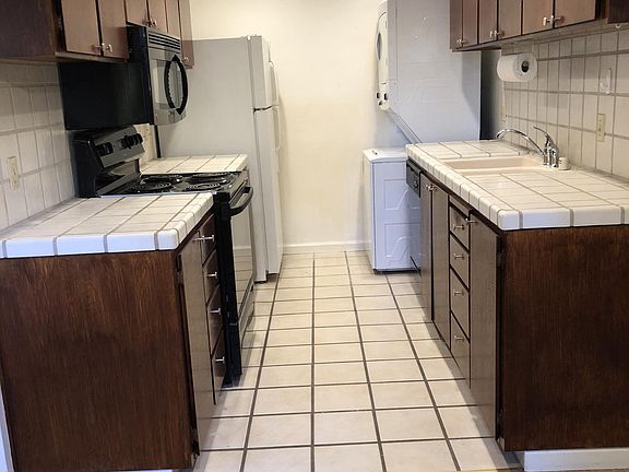 5th image of 20720 4th St APT 5