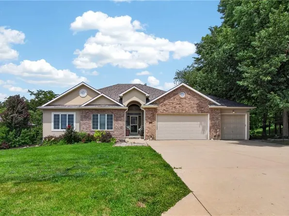 10402 NW River Hills Dr, Kansas City, MO 64152