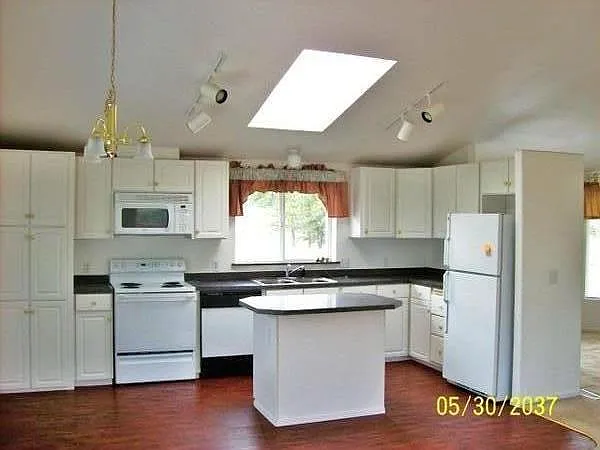 N Prairie Crest Rd — Photo 16