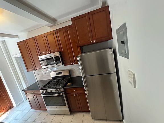 5th image of 115 W 73rd St APT 8B