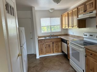 1100 Vine St #D, Paso Robles, CA 93446