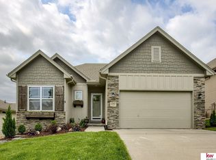 15467 Jaynes Cir, Omaha, NE 68116