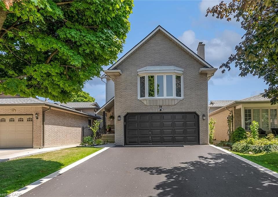 1st image of 19 Millpond Pl