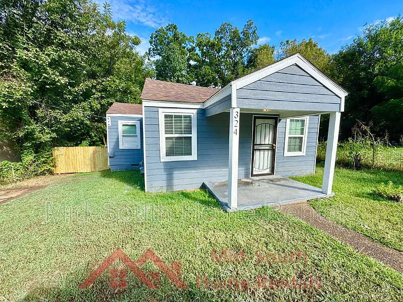 3 bed, 2.0 bath, 912 sqft, $995 — Photo 2