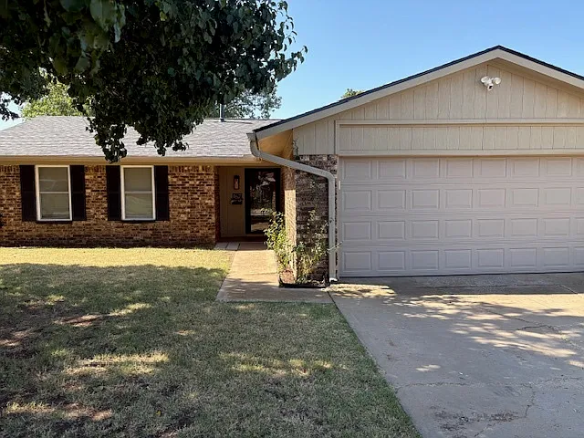 4621 Southeast Aberdeen - 1 — Photo 3