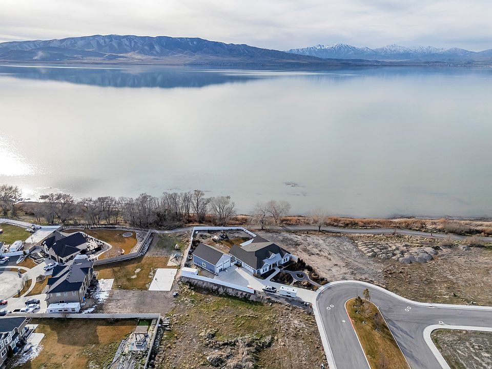 1st image of 343 Bay Dr