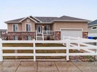 941 N 150 W, Centerville, UT 84014