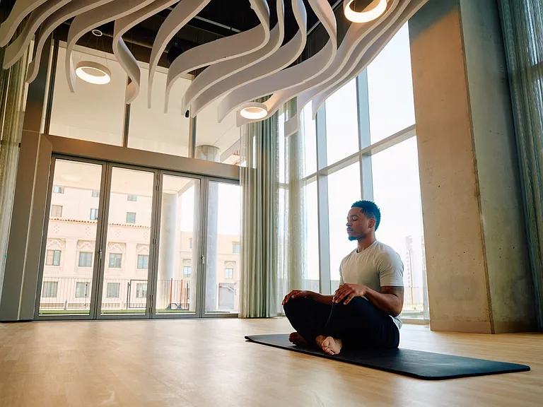 Sol Modern Phoenix Apartments Yoga Studio
